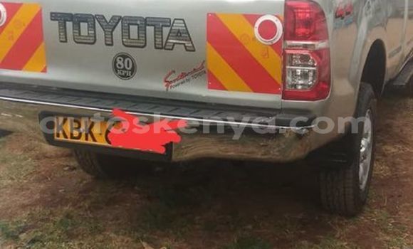 Oofamaa Toyota Hilux Silver Makiinaa iti Nairobi keessatti Nairobi keessatti Oofamaa Toyota Hilux Silver Makiinaa iti Nairobi keessatti Nairobi keessatti