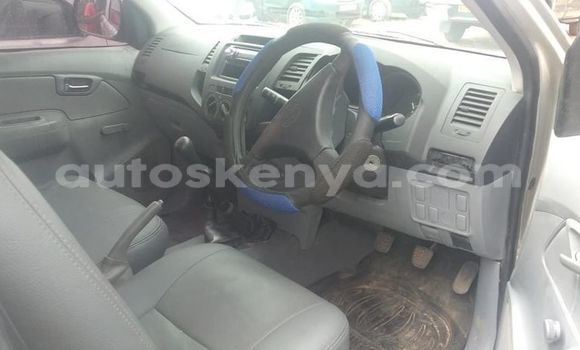 Oofamaa Toyota Hilux Silver Makiinaa iti Nairobi keessatti Nairobi keessatti Oofamaa Toyota Hilux Silver Makiinaa iti Nairobi keessatti Nairobi keessatti