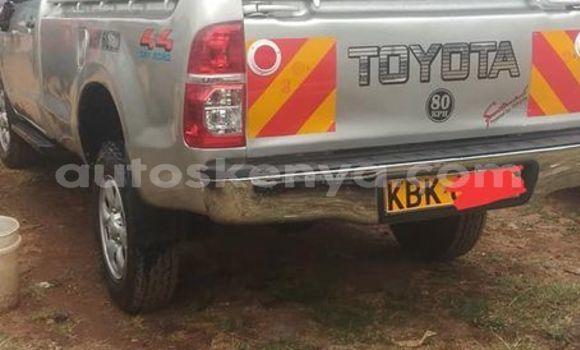 Oofamaa Toyota Hilux Silver Makiinaa iti Nairobi keessatti Nairobi keessatti Oofamaa Toyota Hilux Silver Makiinaa iti Nairobi keessatti Nairobi keessatti