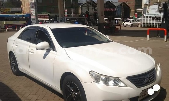 Nunua Ilio tumika Toyota Mark X Nyeupe Gari ndani ya Nairobi nchini Nairobi