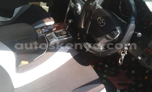 Oofamaa Toyota Mark X White Makiinaa iti Nairobi keessatti Nairobi keessatti Oofamaa Toyota Mark X White Makiinaa iti Nairobi keessatti Nairobi keessatti