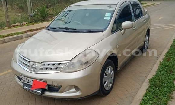 Oofamaa Nissan tiida Brown Makiinaa iti Nairobi keessatti Nairobi keessatti Oofamaa Nissan tiida Brown Makiinaa iti Nairobi keessatti Nairobi keessatti