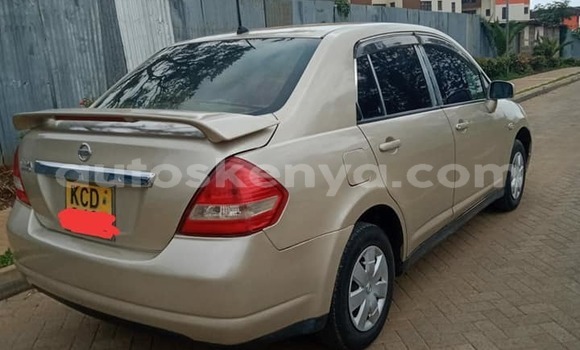 Oofamaa Nissan tiida Brown Makiinaa iti Nairobi keessatti Nairobi keessatti Oofamaa Nissan tiida Brown Makiinaa iti Nairobi keessatti Nairobi keessatti