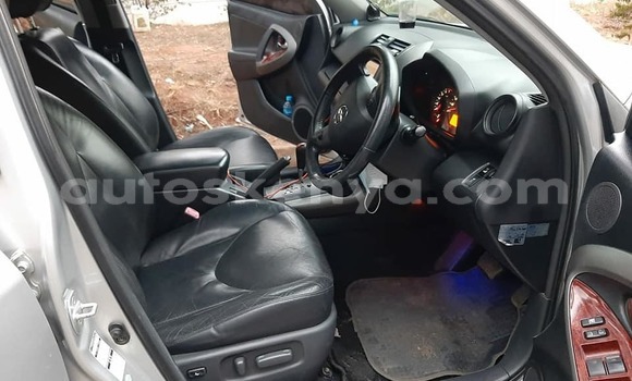 Oofamaa Toyota Vanguard Silver Makiinaa iti Nairobi keessatti Nairobi keessatti Oofamaa Toyota Vanguard Silver Makiinaa iti Nairobi keessatti Nairobi keessatti