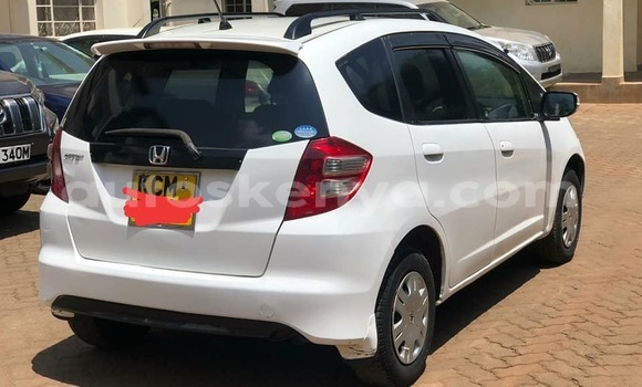 Oofamaa Honda Fit White Makiinaa iti Nairobi keessatti Nairobi keessatti Oofamaa Honda Fit White Makiinaa iti Nairobi keessatti Nairobi keessatti