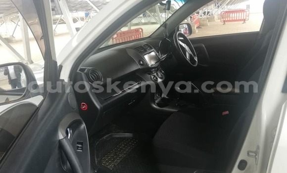 Oofamaa Toyota RAV4 White Makiinaa iti Nairobi keessatti Nairobi keessatti Oofamaa Toyota RAV4 White Makiinaa iti Nairobi keessatti Nairobi keessatti