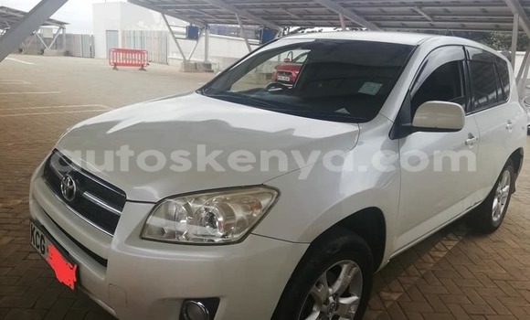 Oofamaa Toyota RAV4 White Makiinaa iti Nairobi keessatti Nairobi keessatti Oofamaa Toyota RAV4 White Makiinaa iti Nairobi keessatti Nairobi keessatti