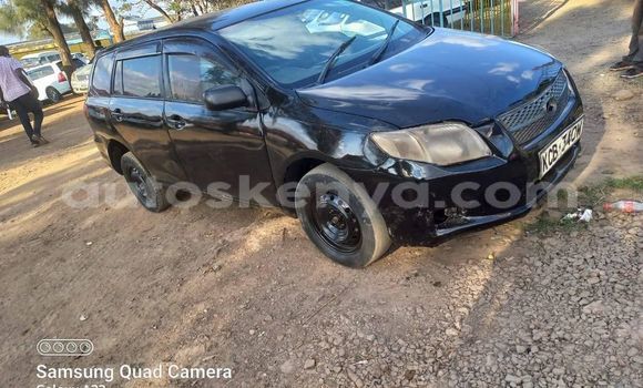 Oofamaa Toyota Fielder Black Makiinaa iti Nairobi keessatti Nairobi keessatti