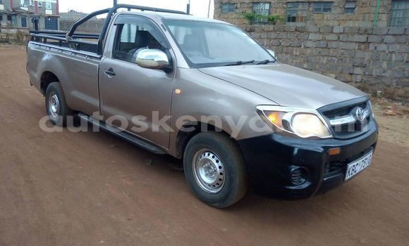 Buy Used Toyota Hilux Beige Car in Thika in Nairobi