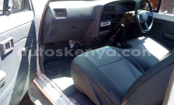Buy Used Toyota Hilux White Car in Thika in Nairobi Buy Used Toyota Hilux White Car in Thika in Nairobi