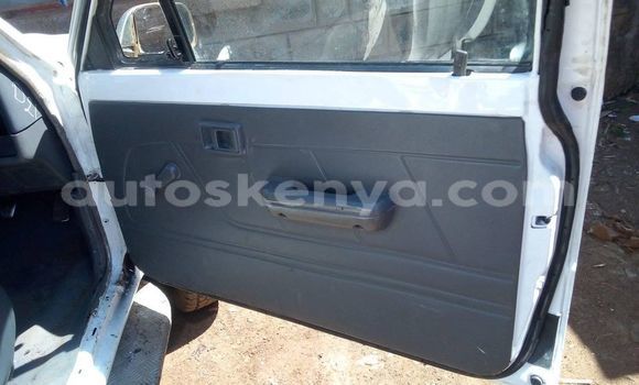 Buy Used Toyota Hilux White Car in Thika in Nairobi Buy Used Toyota Hilux White Car in Thika in Nairobi