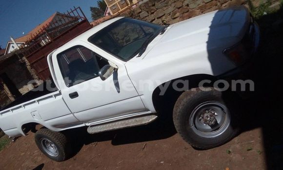 Buy Used Toyota Hilux White Car in Thika in Nairobi Buy Used Toyota Hilux White Car in Thika in Nairobi