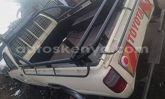 Buy Used Nissan Caravan White Car in Thika in Nairobi Buy Used Nissan Caravan White Car in Thika in Nairobi