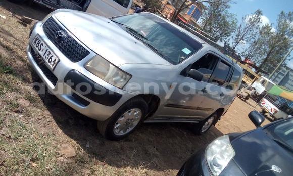 Oofamaa Toyota Succeed Silver Makiinaa iti Thika keessatti Nairobi keessatti