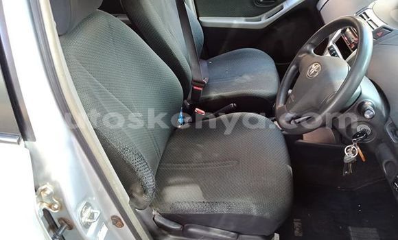Nunua Ilio tumika Toyota Vitz Fedha Gari ndani ya Nairobi nchini Nairobi Nunua Ilio tumika Toyota Vitz Fedha Gari ndani ya Nairobi nchini Nairobi