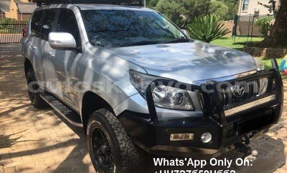 Nunua Ilio tumika Toyota Land Cruiser Prado Fedha Gari ndani ya Nairobi nchini Nairobi Nunua Ilio tumika Toyota Land Cruiser Prado Fedha Gari ndani ya Nairobi nchini Nairobi