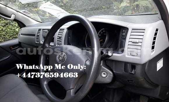 Oofamaa Toyota Hiace White Makiinaa iti Nairobi keessatti Nairobi keessatti Oofamaa Toyota Hiace White Makiinaa iti Nairobi keessatti Nairobi keessatti