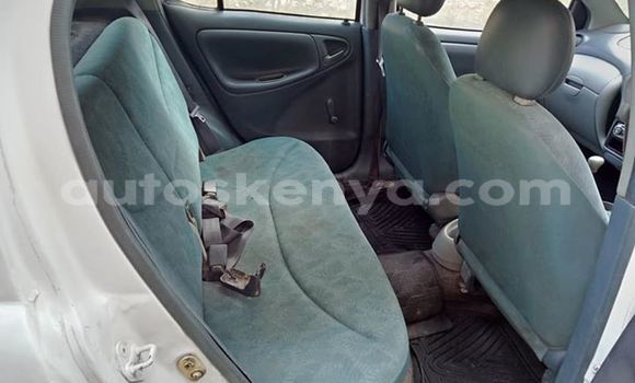 Nunua Ilio tumika Toyota Vitz Nyeupe Gari ndani ya Mombasa nchini Kenya ya Pwani Nunua Ilio tumika Toyota Vitz Nyeupe Gari ndani ya Mombasa nchini Kenya ya Pwani