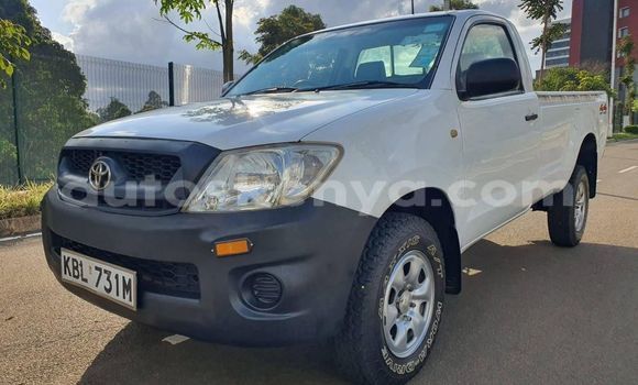 Buy Used Toyota Hilux White Car in Nairobi in Nairobi