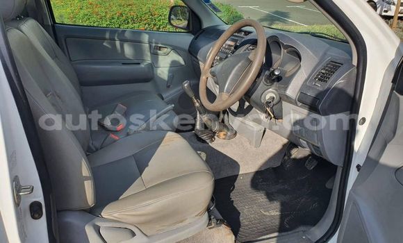 Buy Used Toyota Hilux White Car in Nairobi in Nairobi Buy Used Toyota Hilux White Car in Nairobi in Nairobi