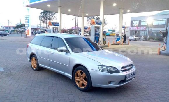 Oofamaa Subaru Legacy Silver Makiinaa iti Nairobi keessatti Nairobi keessatti