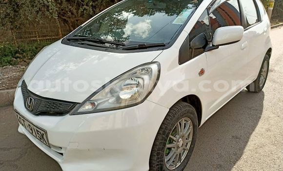 Buy Used Honda Fit White Car in Nairobi in Nairobi Buy Used Honda Fit White Car in Nairobi in Nairobi