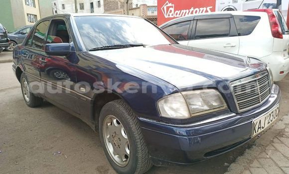 Oofamaa Mercedes-Benz C-Classe Blue Makiinaa iti Nairobi keessatti Nairobi keessatti Oofamaa Mercedes-Benz C-Classe Blue Makiinaa iti Nairobi keessatti Nairobi keessatti