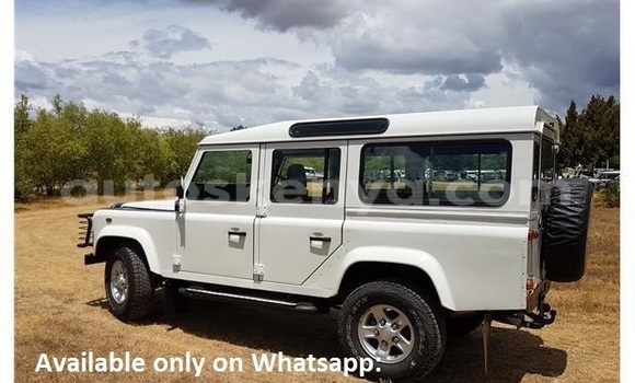 Buy Used Land Rover Defender White Car in Nairobi in Nairobi Buy Used Land Rover Defender White Car in Nairobi in Nairobi