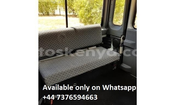 Buy Used Land Rover Defender White Car in Nairobi in Nairobi Buy Used Land Rover Defender White Car in Nairobi in Nairobi