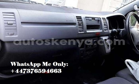 Oofamaa Toyota Hiace White Makiinaa iti Nairobi keessatti Nairobi keessatti Oofamaa Toyota Hiace White Makiinaa iti Nairobi keessatti Nairobi keessatti
