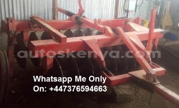 Oofamaa Land Rover Defender Red Makiinaa iti Nairobi keessatti Nairobi keessatti Oofamaa Land Rover Defender Red Makiinaa iti Nairobi keessatti Nairobi keessatti