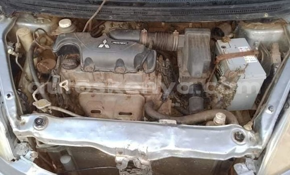 Oofamaa Mitsubishi Colt Blue Makiinaa iti Kiambu keessatti Central Kenya keessatti Oofamaa Mitsubishi Colt Blue Makiinaa iti Kiambu keessatti Central Kenya keessatti