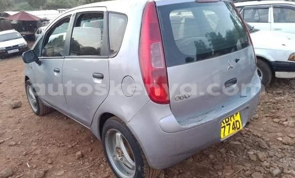 Oofamaa Mitsubishi Colt Blue Makiinaa iti Kiambu keessatti Central Kenya keessatti Oofamaa Mitsubishi Colt Blue Makiinaa iti Kiambu keessatti Central Kenya keessatti