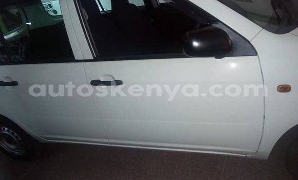 Oofamaa Toyota Probox White Makiinaa iti Mombasa keessatti Coastal Kenya keessatti Oofamaa Toyota Probox White Makiinaa iti Mombasa keessatti Coastal Kenya keessatti