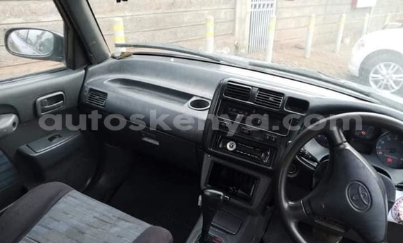 Oofamaa Toyota RAV4 Blue Makiinaa iti Kiambu keessatti Central Kenya keessatti Oofamaa Toyota RAV4 Blue Makiinaa iti Kiambu keessatti Central Kenya keessatti