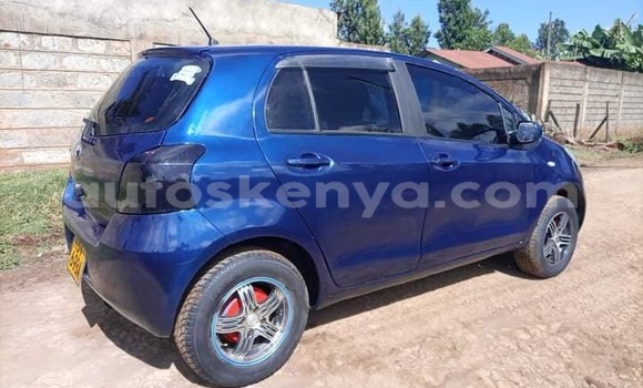 Nunua Ilio tumika Toyota Vitz Bluu Gari ndani ya Kiambu nchini Kati Kenya