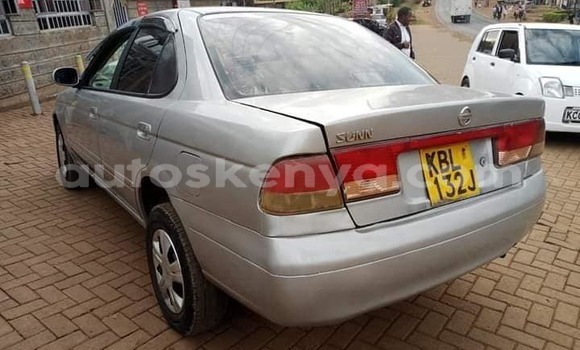Oofamaa Nissan Sunny Silver Makiinaa iti Kiambu keessatti Central Kenya keessatti Oofamaa Nissan Sunny Silver Makiinaa iti Kiambu keessatti Central Kenya keessatti