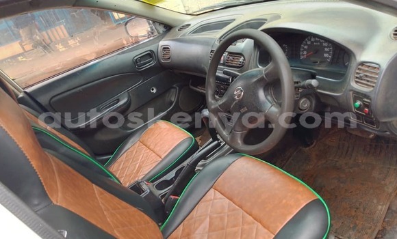 Oofamaa Nissan AD White Makiinaa iti Kiambu keessatti Central Kenya keessatti Oofamaa Nissan AD White Makiinaa iti Kiambu keessatti Central Kenya keessatti