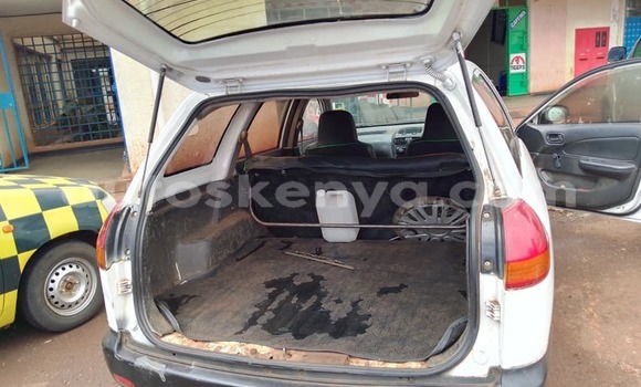 Oofamaa Nissan AD White Makiinaa iti Kiambu keessatti Central Kenya keessatti Oofamaa Nissan AD White Makiinaa iti Kiambu keessatti Central Kenya keessatti