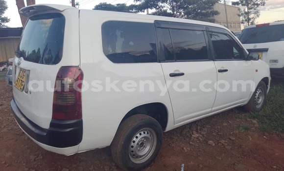 Oofamaa Toyota Succeed White Makiinaa iti Kiambu keessatti Central Kenya keessatti Oofamaa Toyota Succeed White Makiinaa iti Kiambu keessatti Central Kenya keessatti