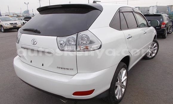 Oofamaa Toyota Harrier White Makiinaa iti Mombasa keessatti Coastal Kenya keessatti Oofamaa Toyota Harrier White Makiinaa iti Mombasa keessatti Coastal Kenya keessatti