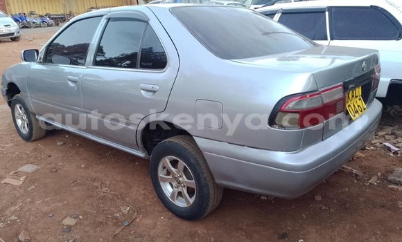Oofamaa Nissan Sunny Silver Makiinaa iti Kiambu keessatti Central Kenya keessatti Oofamaa Nissan Sunny Silver Makiinaa iti Kiambu keessatti Central Kenya keessatti