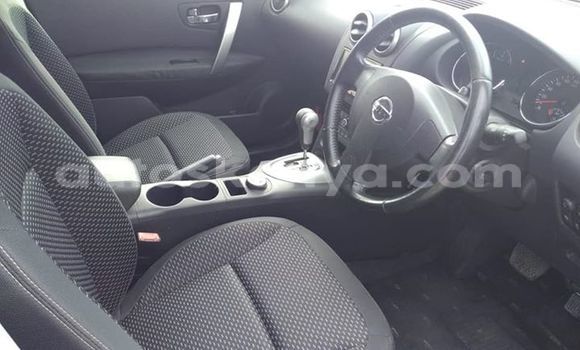 Oofamaa Nissan Dualis Black Makiinaa iti Mombasa keessatti Coastal Kenya keessatti Oofamaa Nissan Dualis Black Makiinaa iti Mombasa keessatti Coastal Kenya keessatti