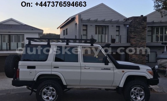 Oofamaa Toyota Land Cruiser White Makiinaa iti Nairobi keessatti Nairobi keessatti Oofamaa Toyota Land Cruiser White Makiinaa iti Nairobi keessatti Nairobi keessatti