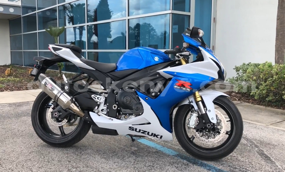 Nunua Ilio tumika Suzuki 750 Bluu Bike ndani ya Nairobi nchini Nairobi