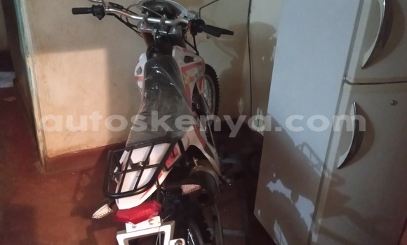 Haaraa Zmr Karizma White Doqdoqqee iti Kisii keessatti Nyanza keessatti