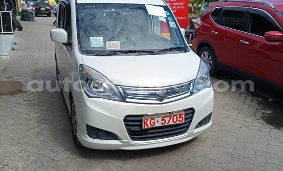 Nunua Imported Suzuki Solio Nyeupe Gari ndani ya Ruiru nchini Nairobi