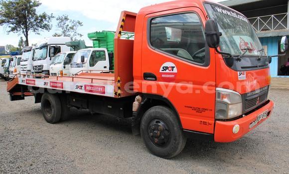 Nunua Ilio tumika Mitsubishi Fuso Nyekundu Lori ndani ya Nairobi nchini Nairobi