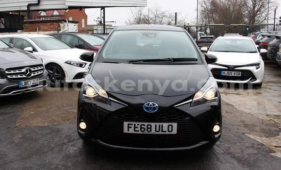 Nunua Imported Toyota Yaris Nyeusi Gari ndani ya Nairobi nchini Nairobi