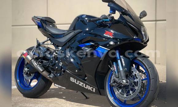 Oofamaa Aermacchi Ala Verde Black Doqdoqqee iti Bungoma keessatti West Kenya keessatti